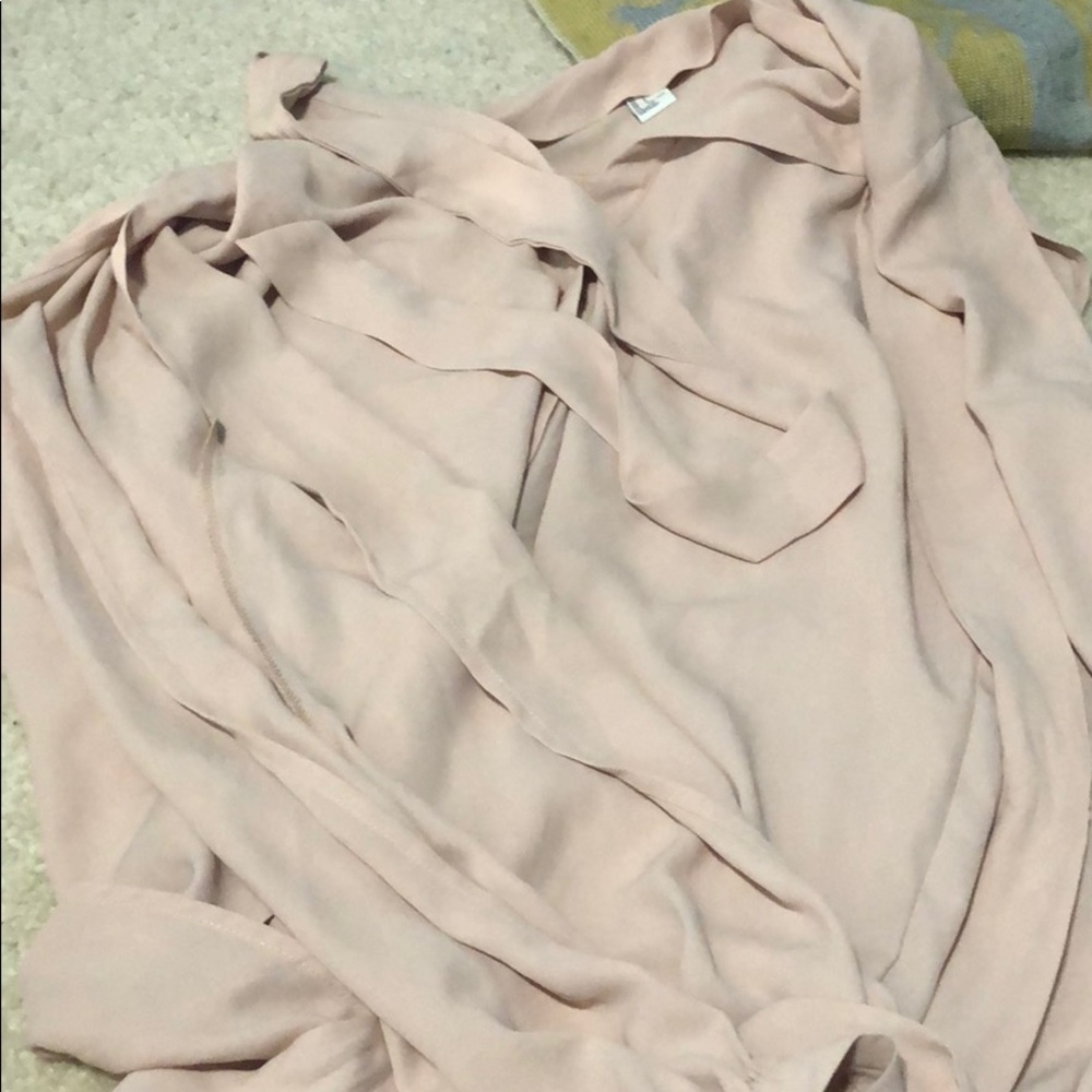 Shirt with neck tie and cutout sleeves New